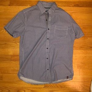 Short sleeve button-down Airwalk shirt.